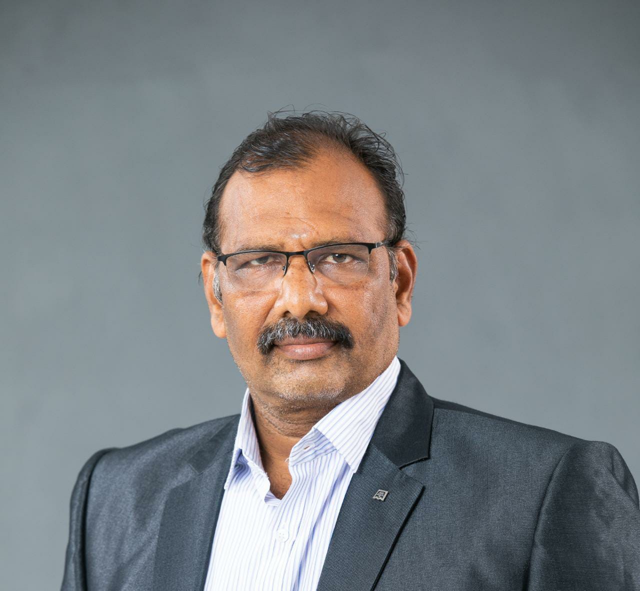 Dr Azhagu Murugan R